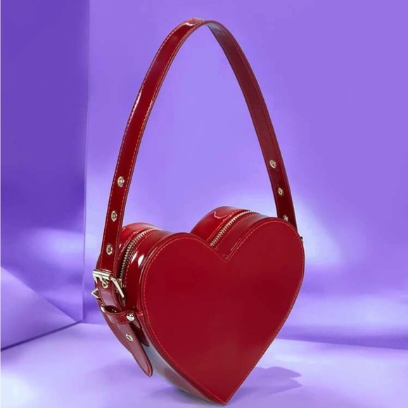 Lightweight, Business Casual Minimalist heart purse - Picture 3 of 6